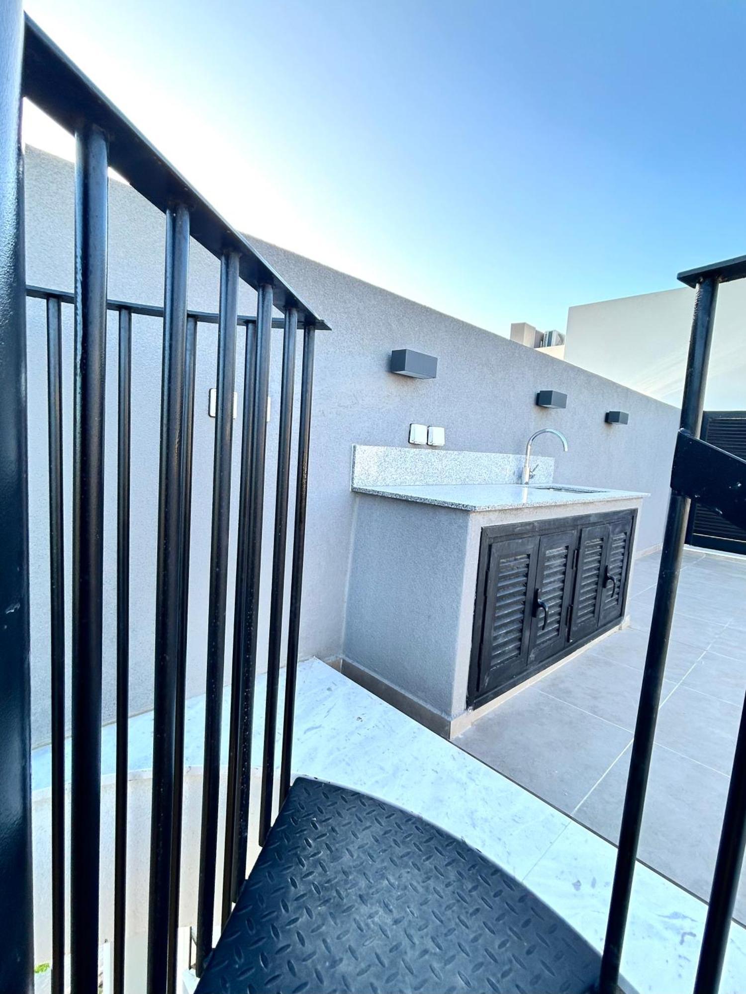 Sunset Gardens - Holiday Apartments - By Tlv Living Limassol Bagian luar foto
