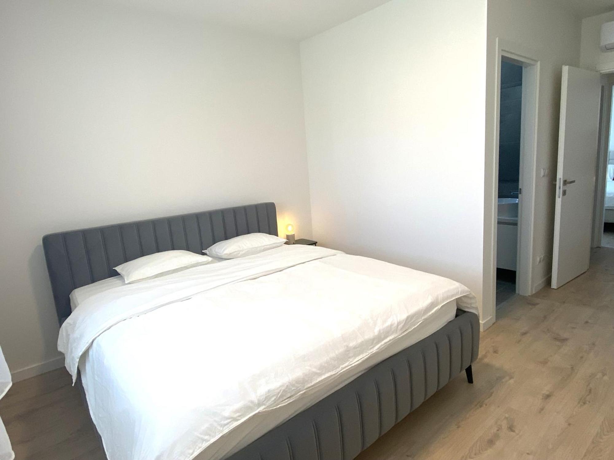 Sunset Gardens - Holiday Apartments - By Tlv Living Limassol Bagian luar foto