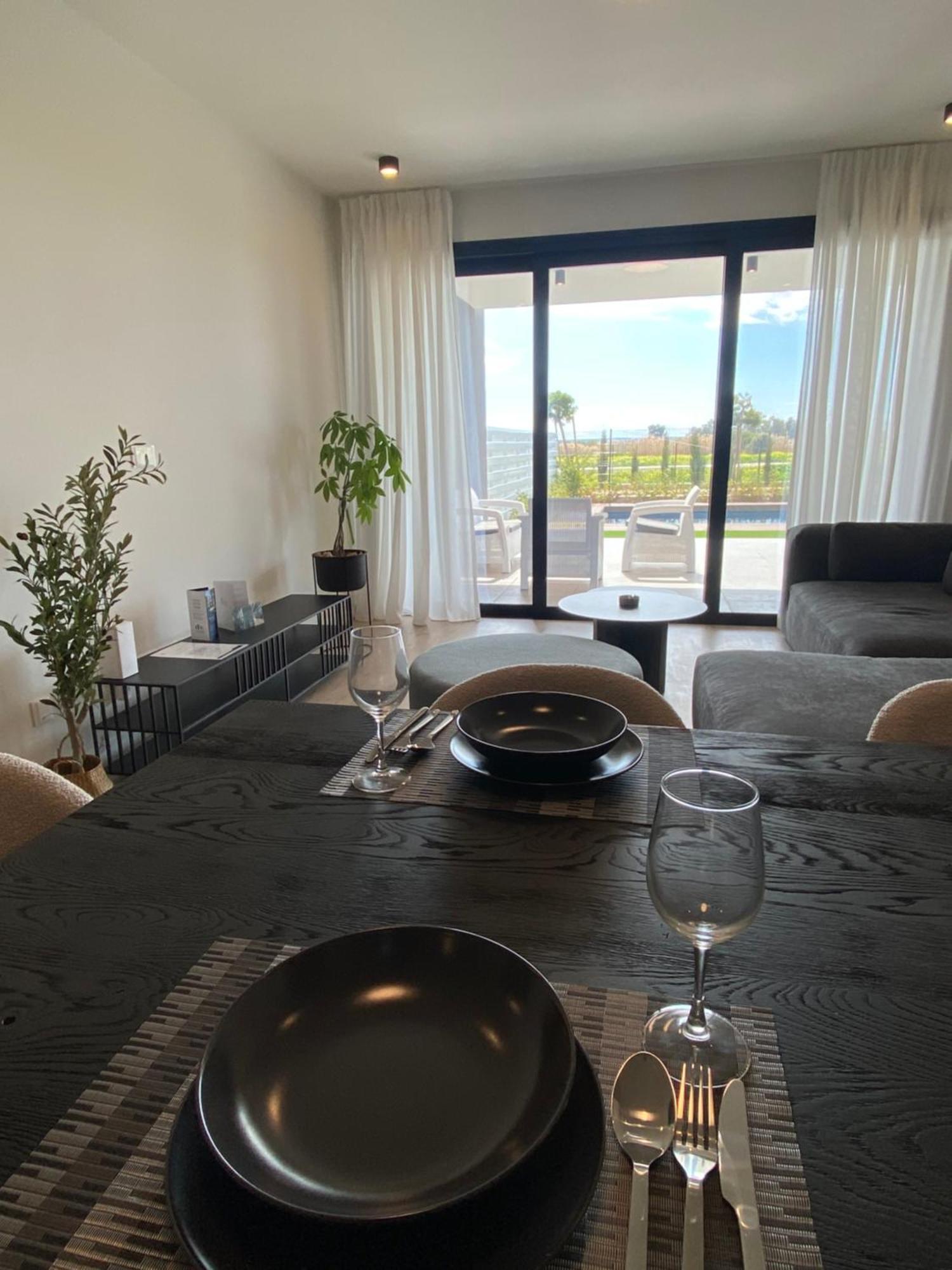 Sunset Gardens - Holiday Apartments - By Tlv Living Limassol Bagian luar foto