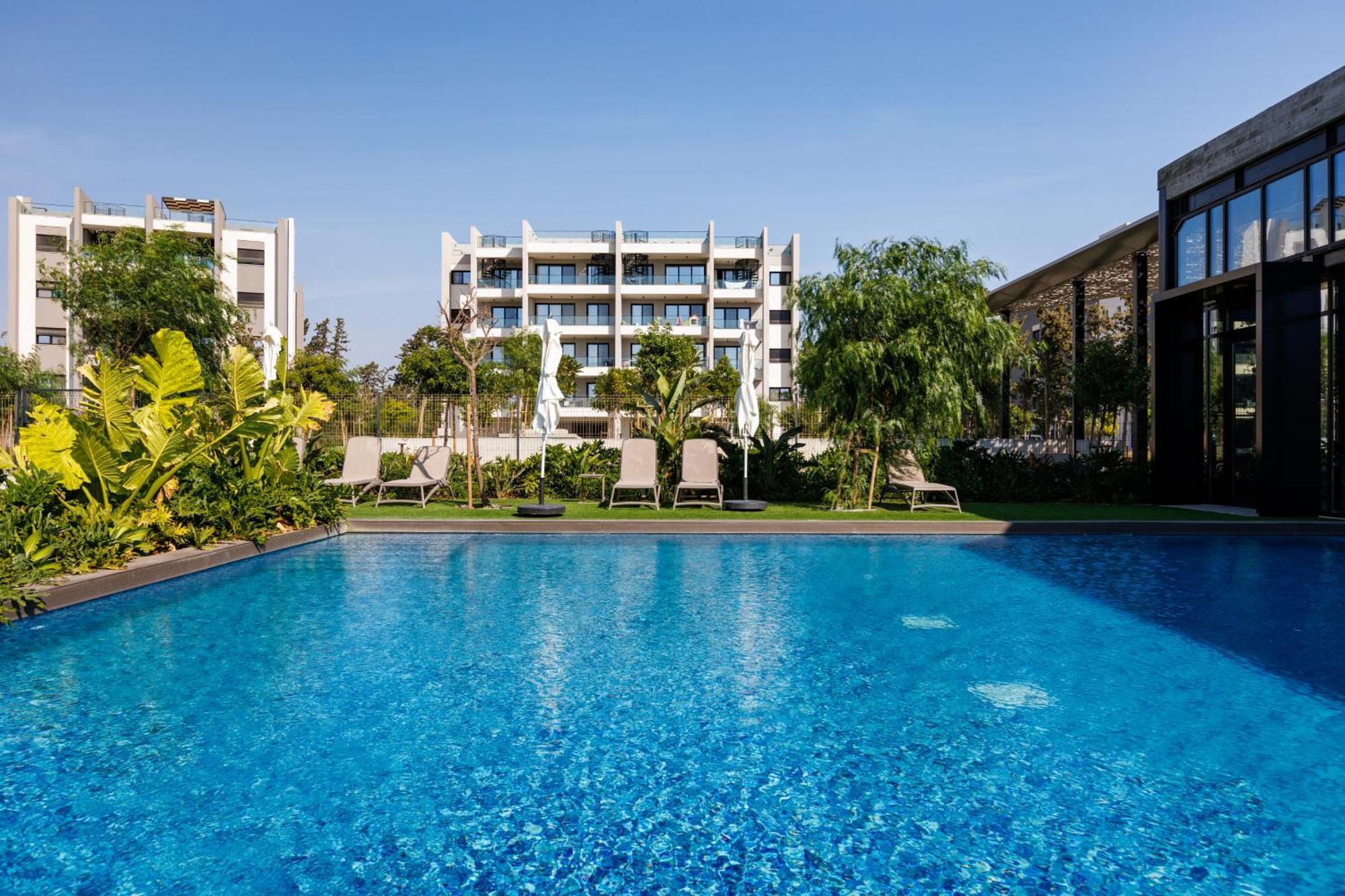 Sunset Gardens - Holiday Apartments - By Tlv Living Limassol Bagian luar foto